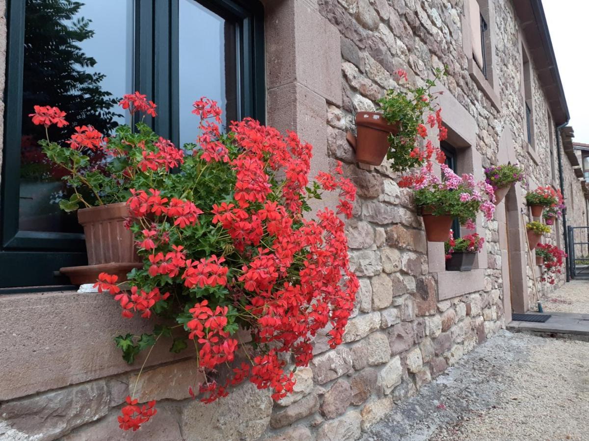 Hotel La Casona De Barrio, Alto Campoo Barrio  Exterior photo