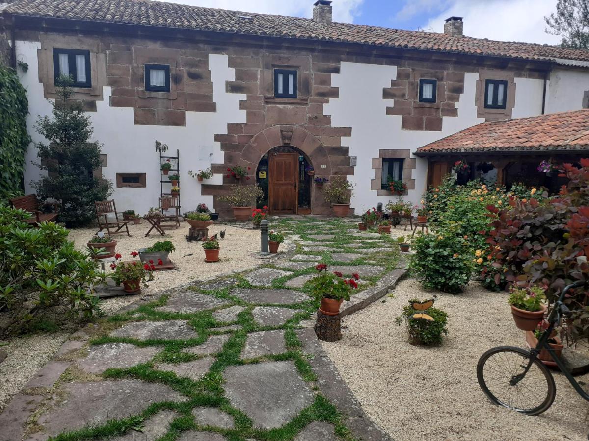 Hotel La Casona De Barrio, Alto Campoo Barrio  Exterior photo